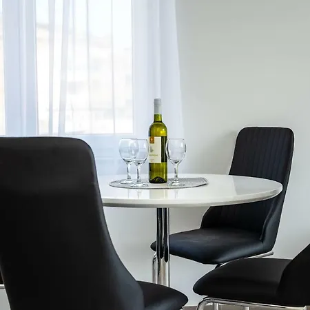 Matej B Apartamento *