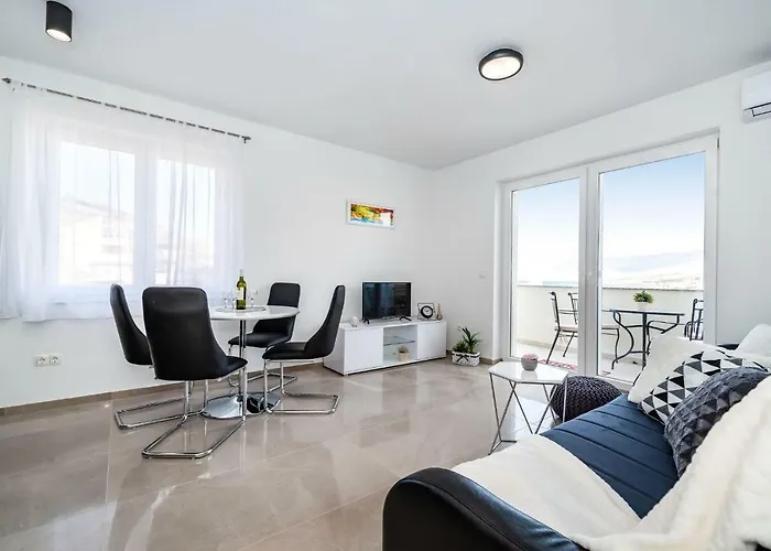 Apartment Matej B Pag Town